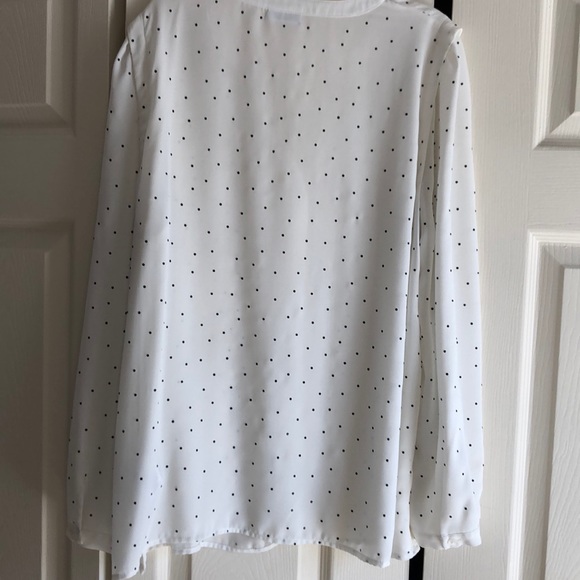 Ladies DKNYC L blouse with raised black polo dots - Picture 3 of 5